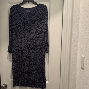 Time & Tru Black & Charcoal Animal Print 3/4 sleeve Dress in GUC